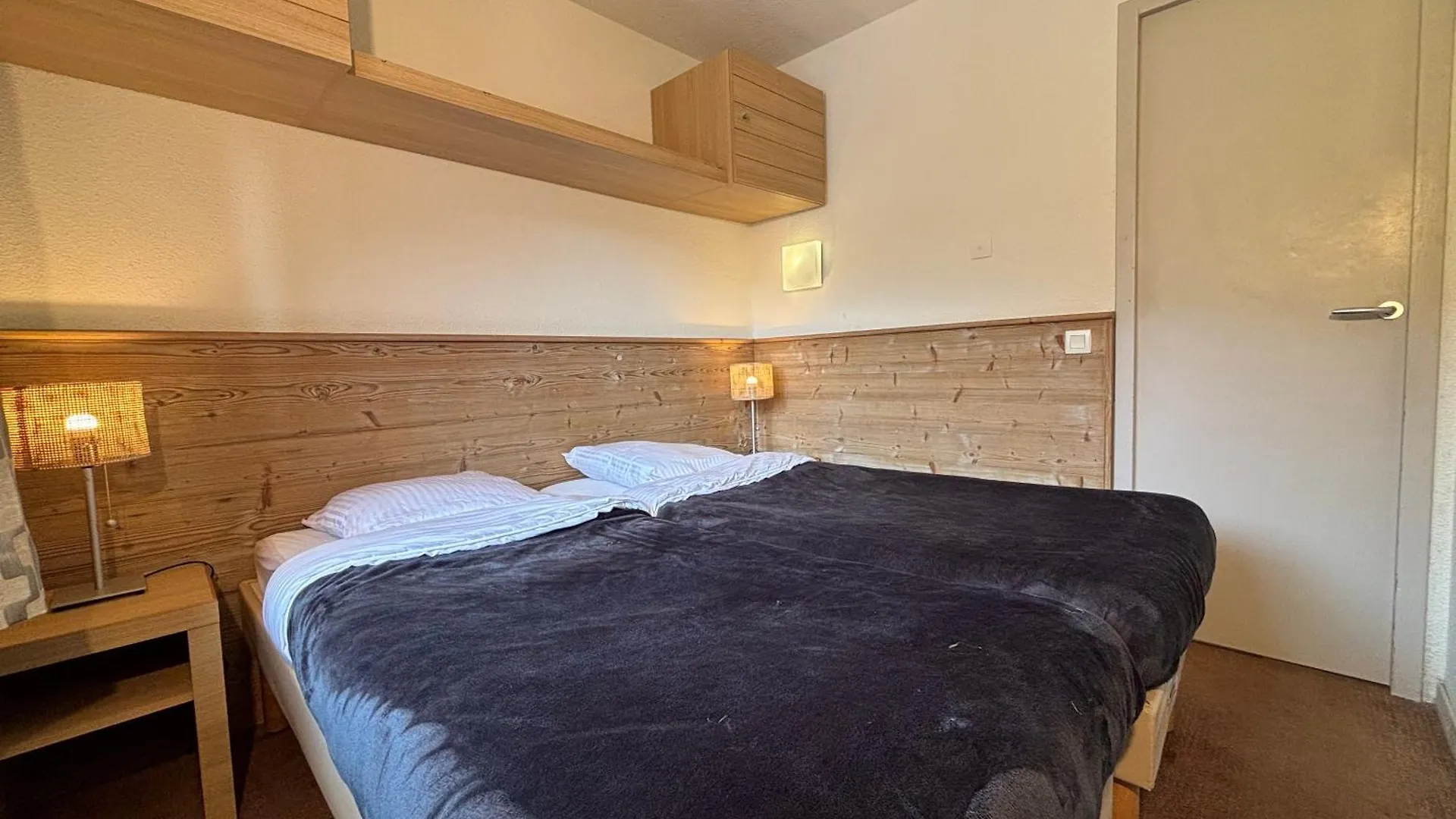 Residence Britania Cles Blanches La Tania Aparthotel