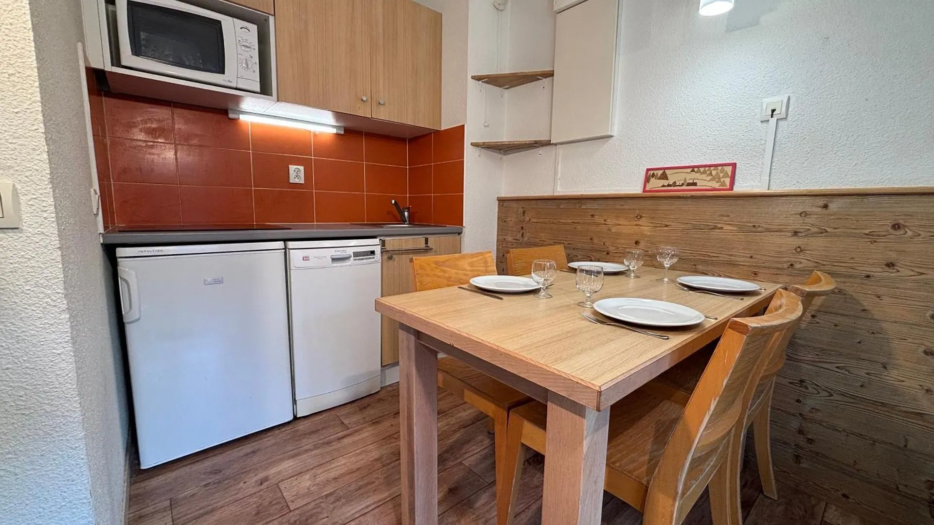 Residence Britania Cles Blanches La Tania 0*,