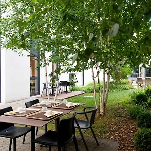 Adagio Patio Confluence Aparthotel